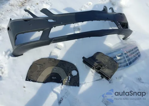 2010 Mercedes-Benz E 550 4Matic z USA, uszkodzony, nr VIN WDDHF9ABXAA160958